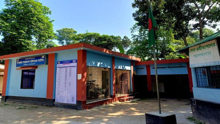 কালীগঞ্জে খুড়িয়ে চলছে সমাজসেবা কার্যক্রম, ভোগান্তিতে সেবাগ্রহীতা